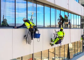 ალპინისტური მომსახურება / alpinisturi momsaxureba